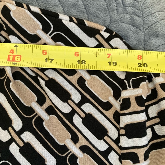 EST. 1946 V-Neck Tunic – Link Design – Size 26/28W Dressy or Office - Picture 11 of 13